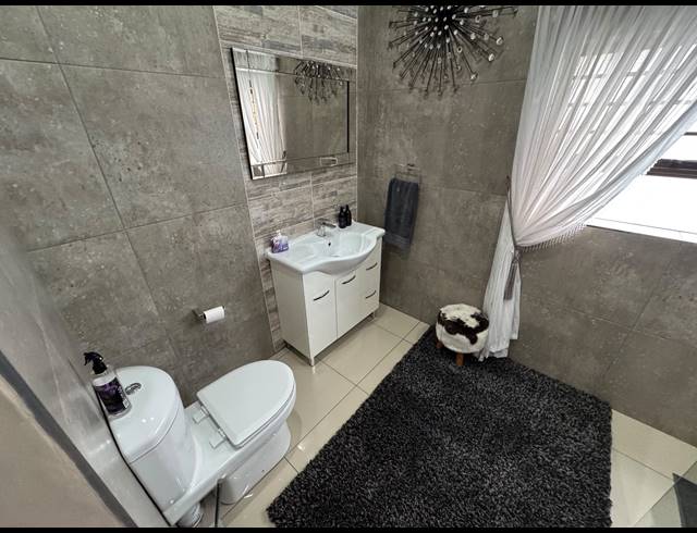 5 BEDROOM HOUSE FOR SALE IN BEN FLEUR